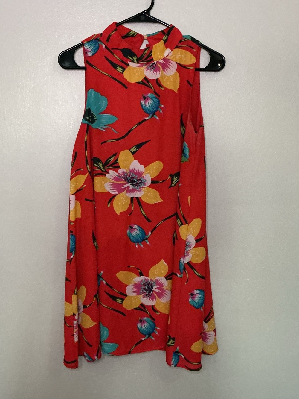 Peach Love California Red Floral Sleeveless Mini Shift Dress